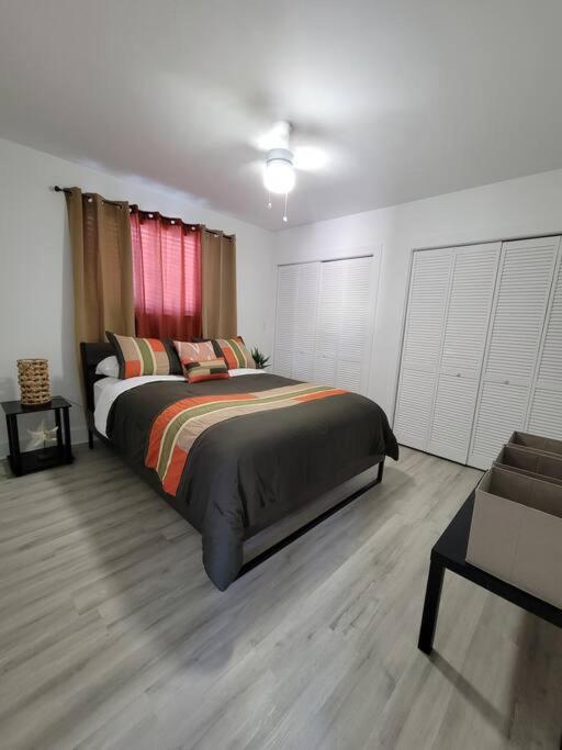 Apartmán Sol Miami #1 With Free Parking On Premises Exteriér fotografie