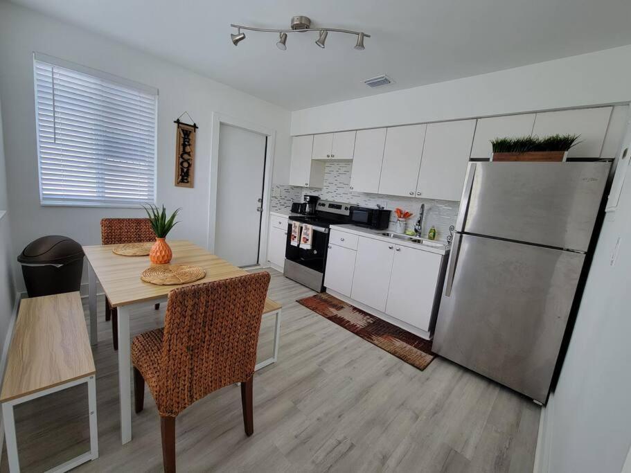 Apartmán Sol Miami #1 With Free Parking On Premises Exteriér fotografie